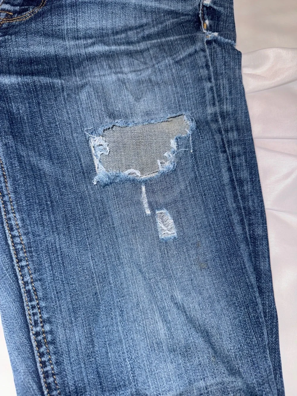 Dark Wash Distressed Women's Skinny Jeans - Size 26 - Picture 7 of 9